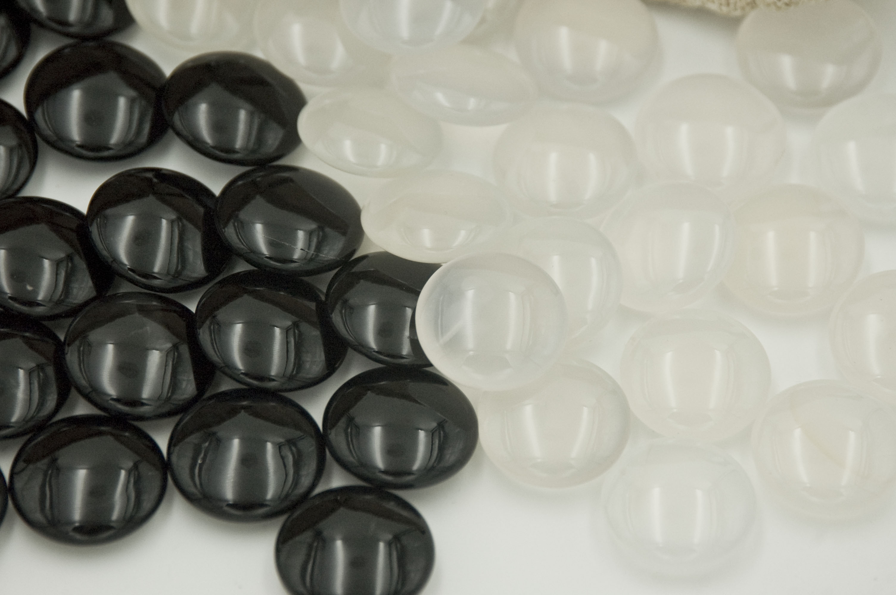 Камни для игры в го, агат